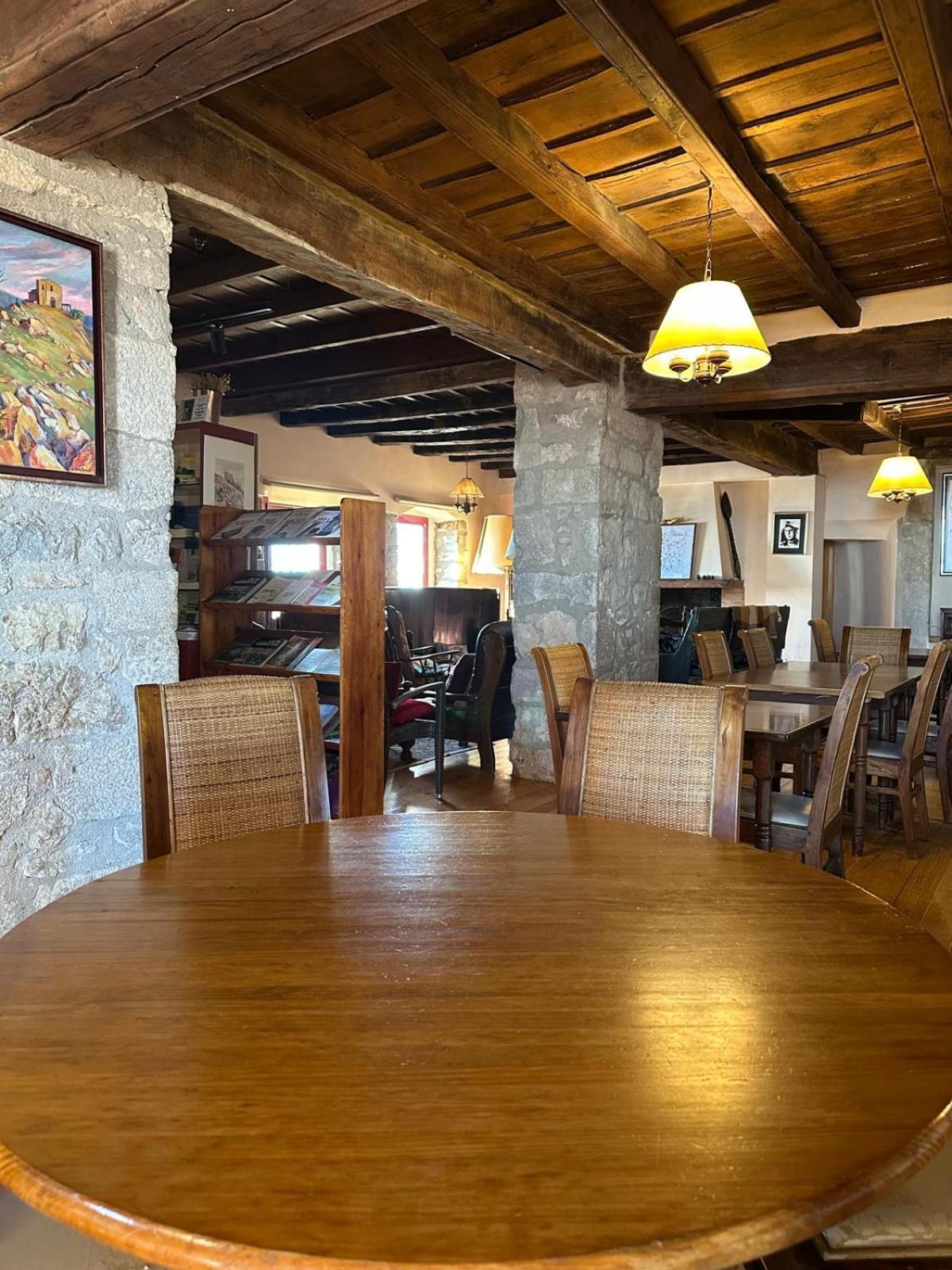 Hotel Santuari Mare De Deu Del Mont Restaurant-Hostatgeria Beuda Exteriér fotografie