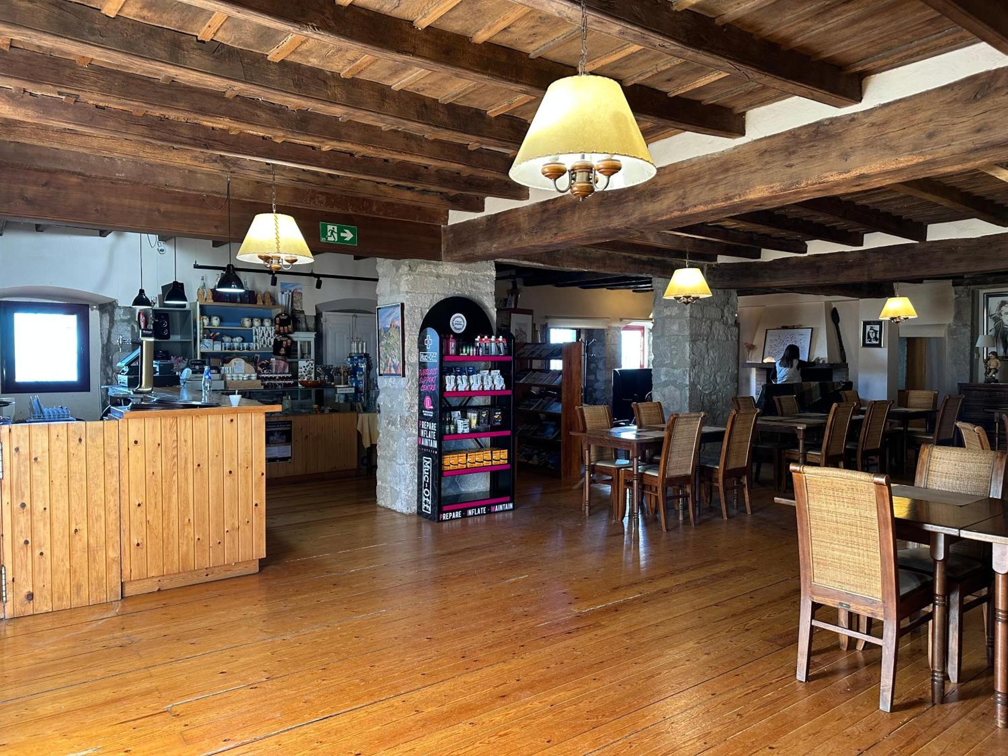 Hotel Santuari Mare De Deu Del Mont Restaurant-Hostatgeria Beuda Exteriér fotografie