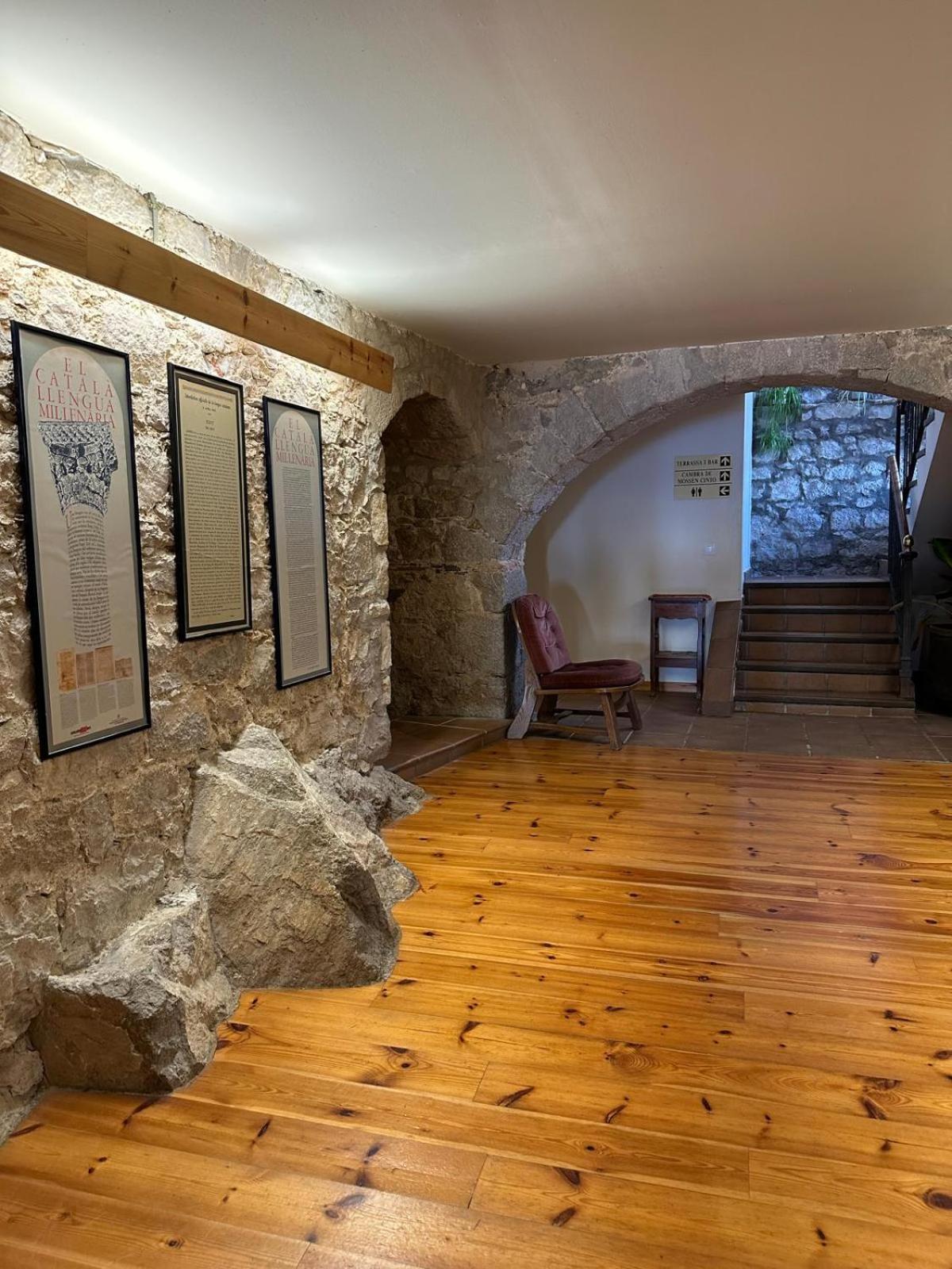 Hotel Santuari Mare De Deu Del Mont Restaurant-Hostatgeria Beuda Exteriér fotografie